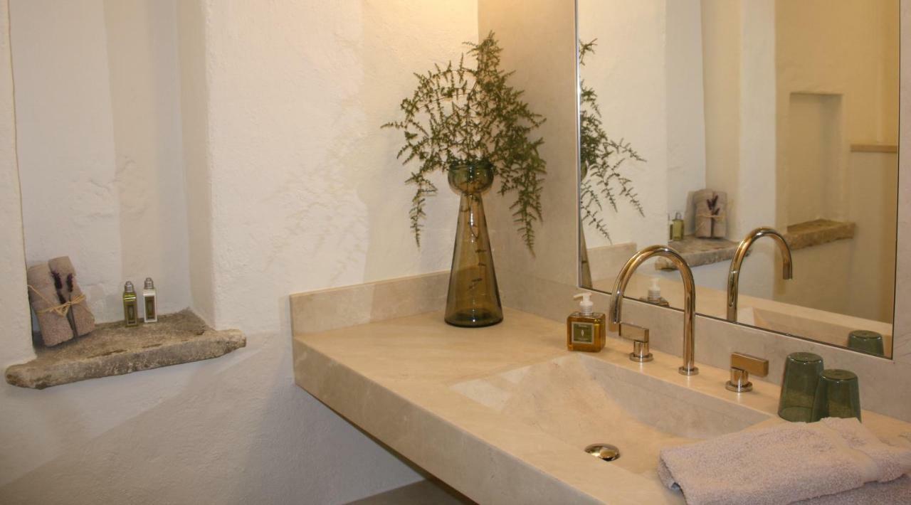 Le Cafe & La Forge Du Petit Badon Villa Salin-de-Giraud Esterno foto