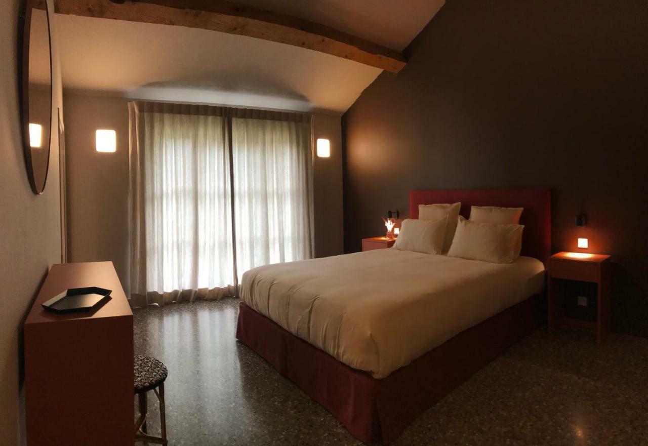 Le Cafe & La Forge Du Petit Badon Villa Salin-de-Giraud Esterno foto